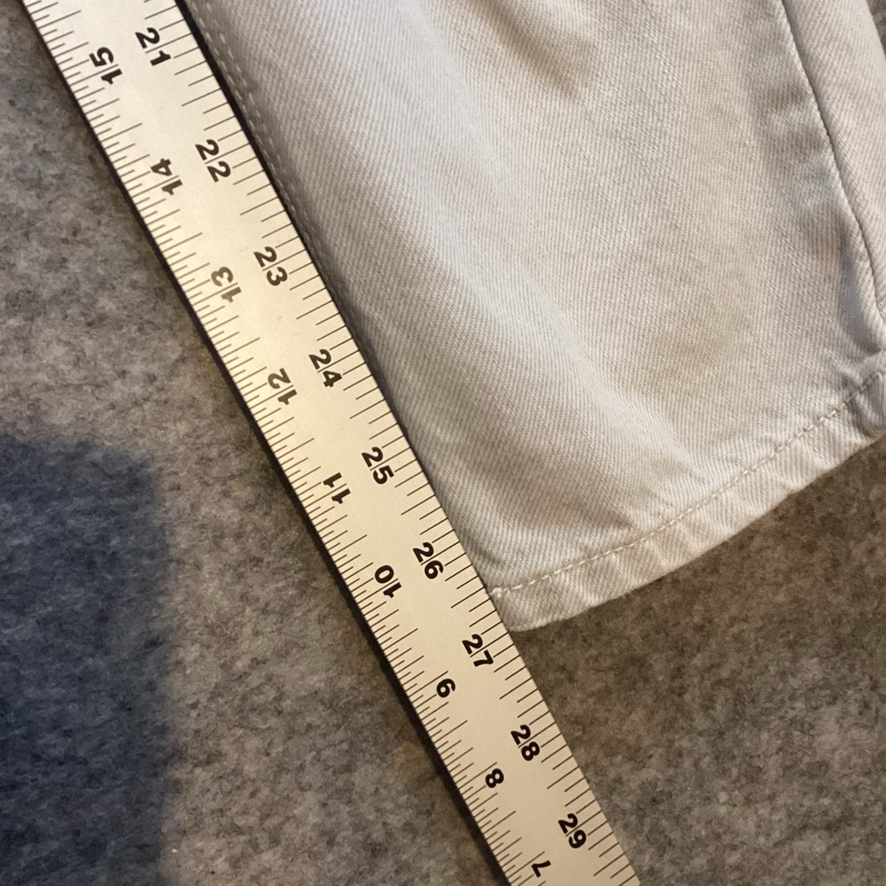 American Eagle Light‎ Grey Thrashed High Waisted Straight Leg Mom Jeans, Size 12 - Picture 9 of 10